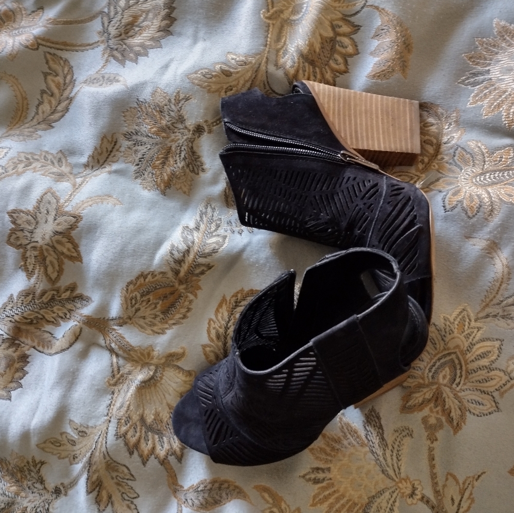 Vince Camuto peep toe black ankle boots with slight tear, repairable.